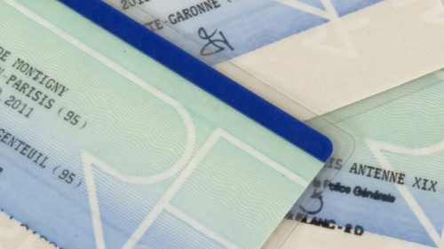 découvrez comment retrouver facilement votre carte d'identité en ligne grâce à nos astuces et conseils pratiques. simplifiez vos démarches administratives et gagnez du temps avec notre guide complet.