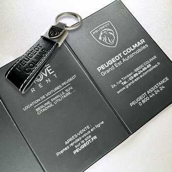 découvrez comment choisir la pochette de carte grise idéale pour votre bmw. optez pour un accessoire à la fois élégant et pratique, qui protégera vos documents tout en mettant en valeur votre véhicule. suivez nos conseils pour faire le meilleur choix et allier style et fonctionnalité.