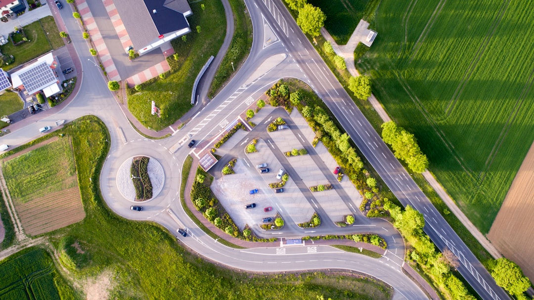 découvrez les infractions routières courantes, leurs conséquences et comment les éviter. informez-vous sur les règles de circulation pour garantir votre sécurité et celle des autres sur la route.