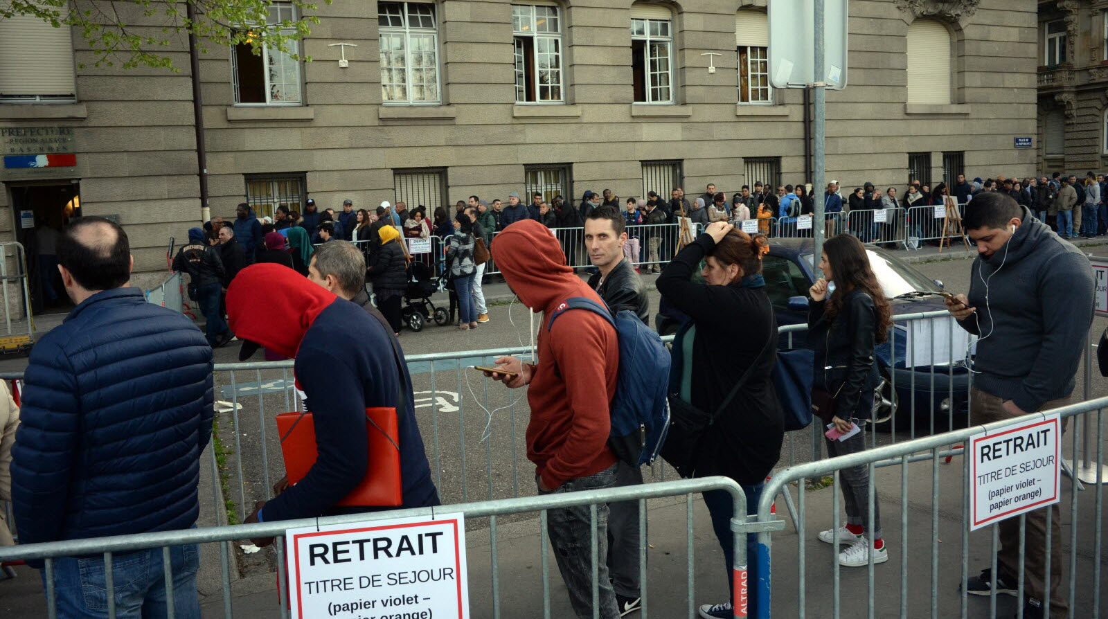 prenez rendez-vous facilement à la préfecture de strasbourg pour vos démarches administratives. bénéficiez d'un service rapide et efficace en ligne pour vos demandes de carte d'identité, passeport, et autres formalités.