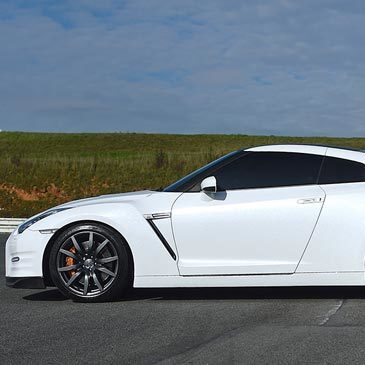 découvrez la nissan gtr, un symbole de puissance et de performance automobile. plongez dans l'univers de cette voiture légendaire qui allie technologie de pointe et design audacieux, offrant une expérience de conduite inégalée sur route et circuit.